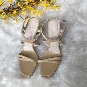 Joey O Cream Heels NWT